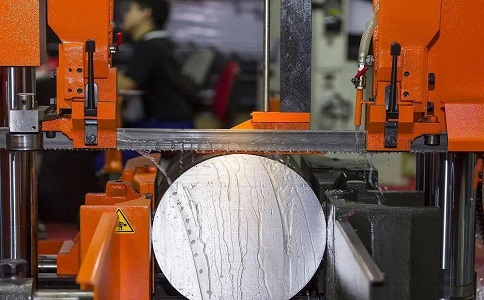安远立式金属带锯床切削出现跑带故障解决方法！